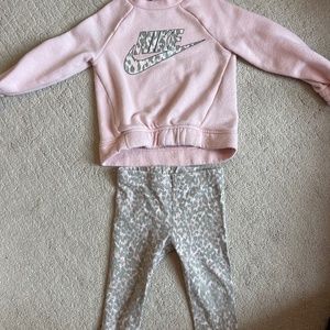 Nike toddler girls sweatshirt and pant set size 2t